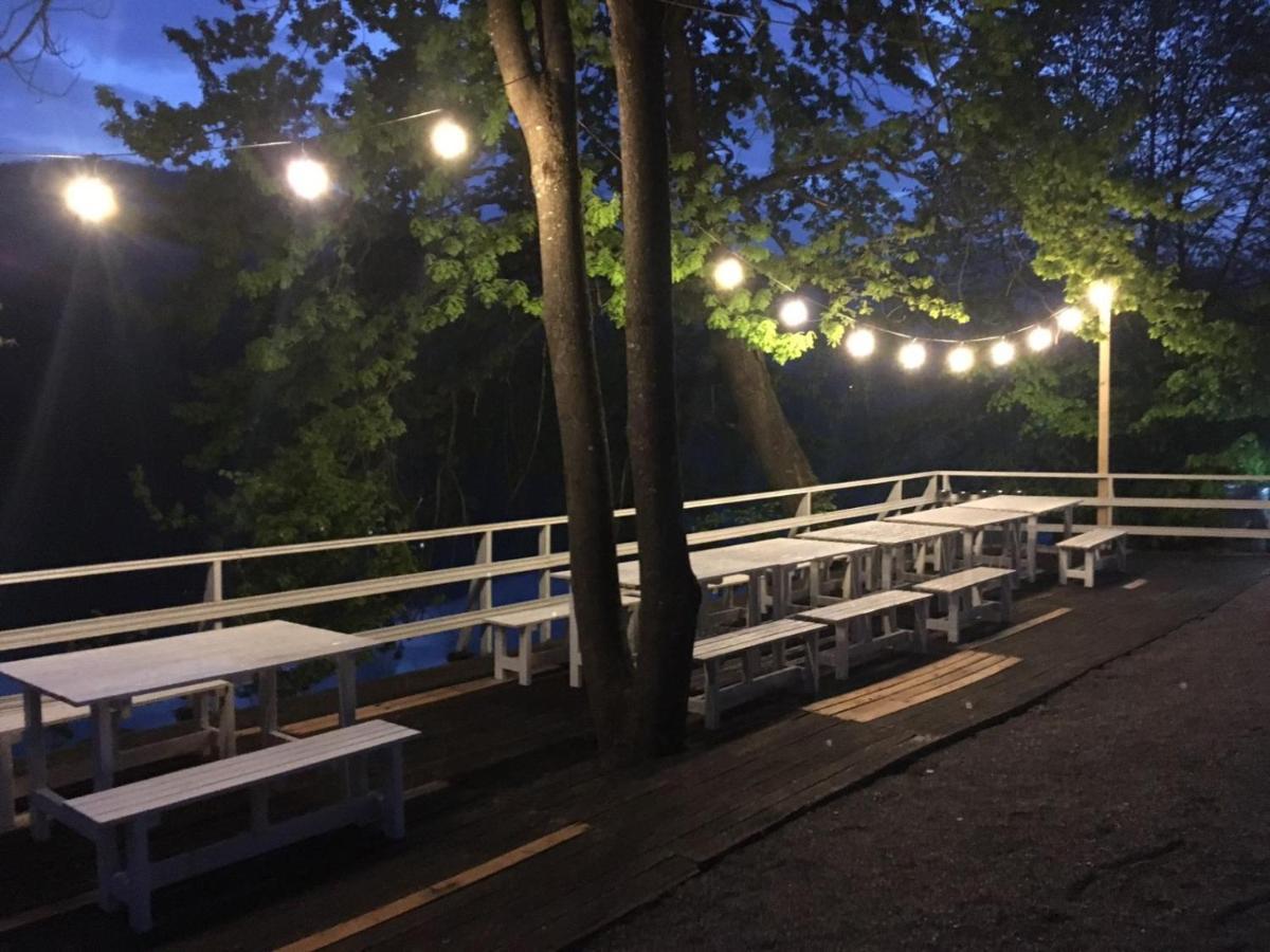 Una Kamp Hotel Босанска Крупа Екстериор снимка