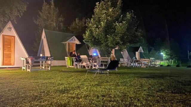 Una Kamp Hotel Босанска Крупа Екстериор снимка