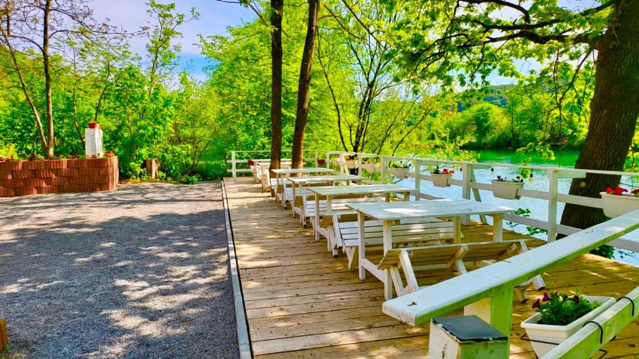 Una Kamp Hotel Босанска Крупа Екстериор снимка
