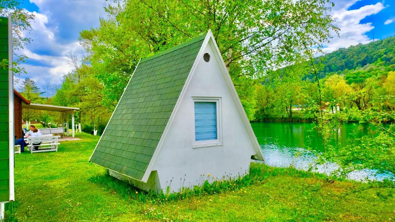 Una Kamp Hotel Босанска Крупа Екстериор снимка
