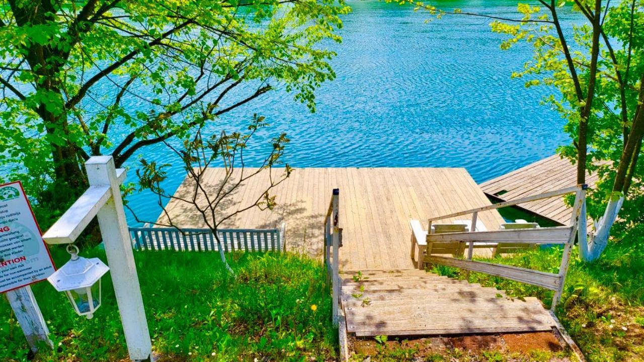 Una Kamp Hotel Босанска Крупа Екстериор снимка