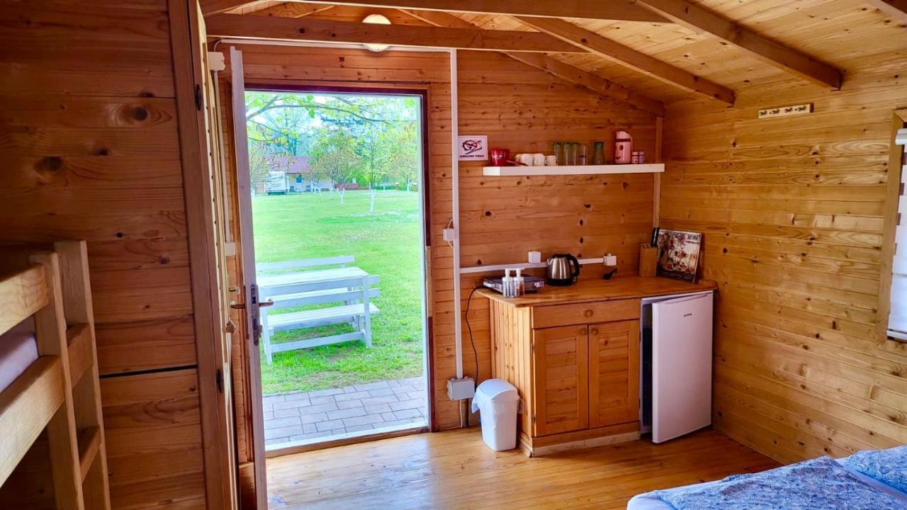 Una Kamp Hotel Босанска Крупа Екстериор снимка
