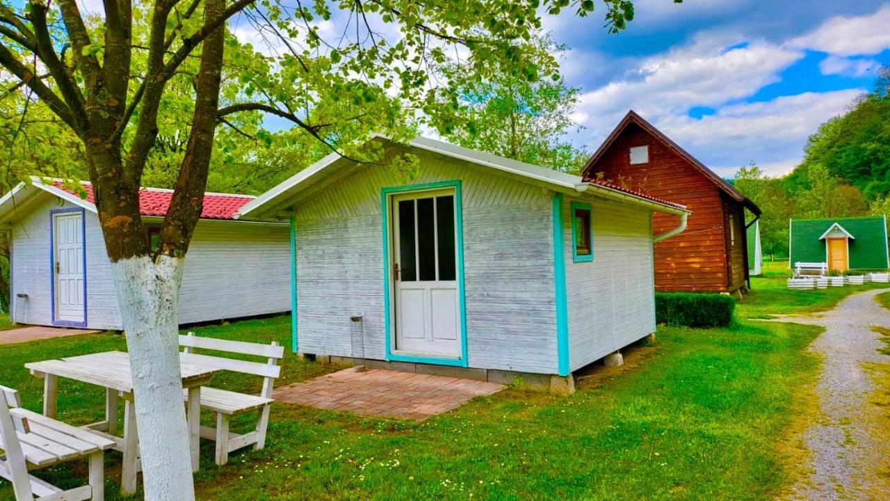 Una Kamp Hotel Босанска Крупа Екстериор снимка